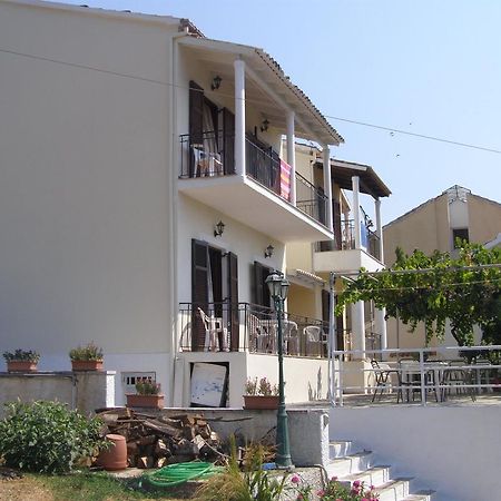Dimitrakis Apartments Kassiopi Luaran gambar