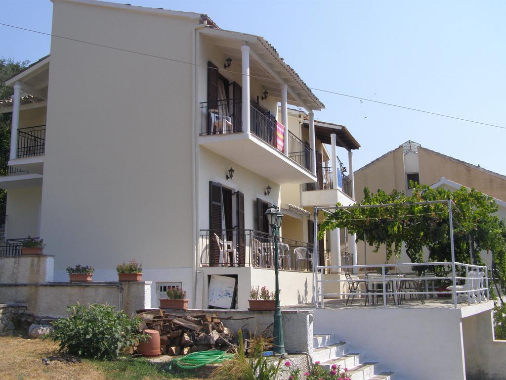 Dimitrakis Apartments Kassiopi Luaran gambar